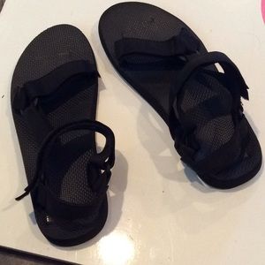 New Men’s TEVA sandals
